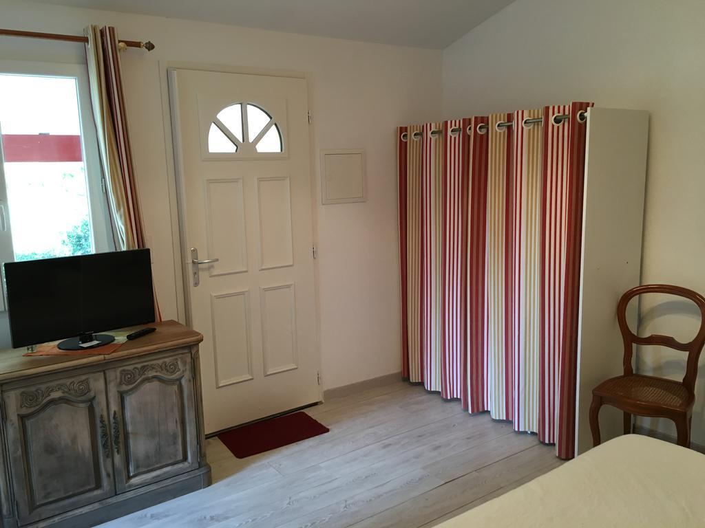 Guest house Maison Iratzean Ascain Chambre photo